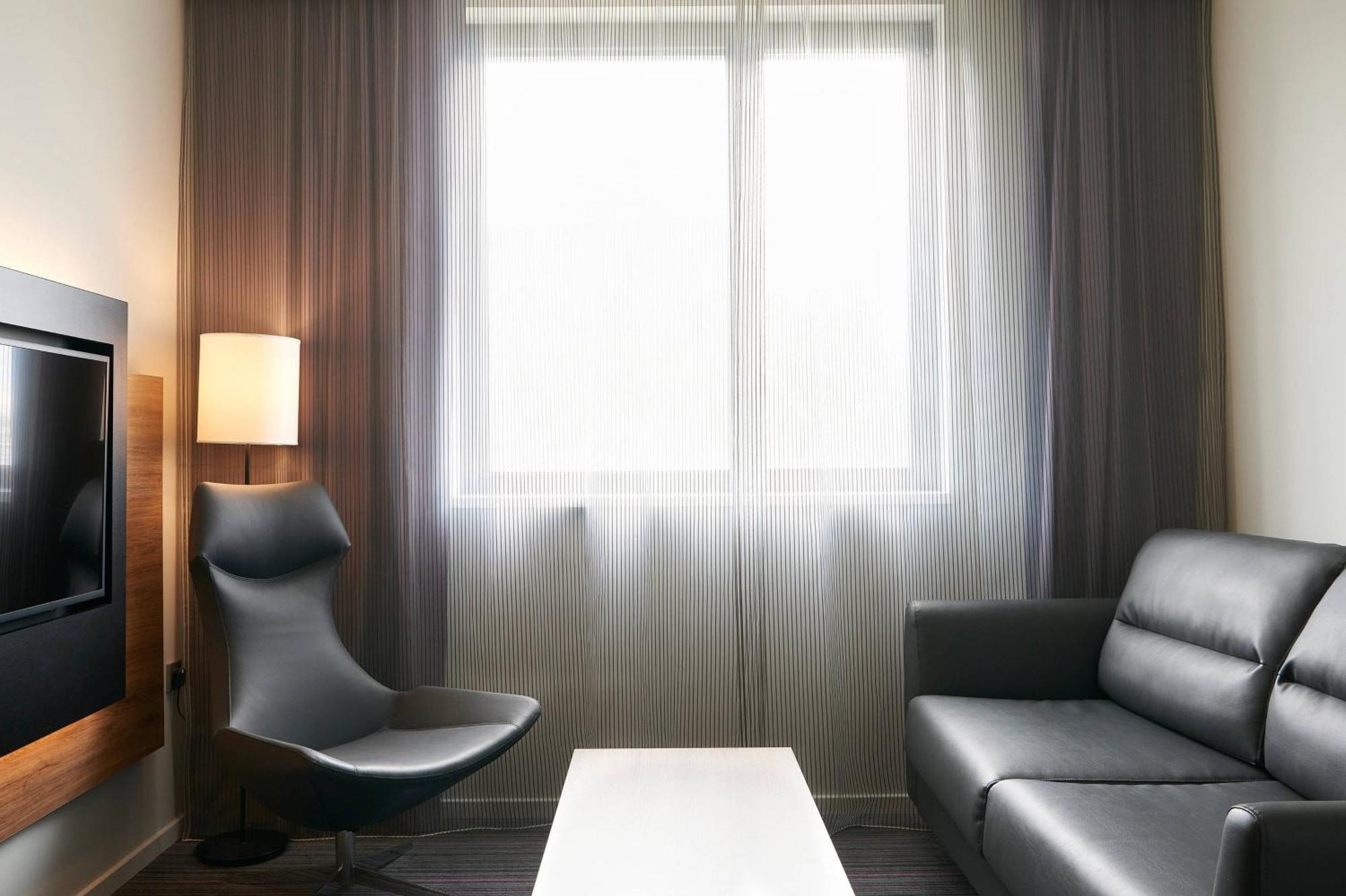Moxy Edinburgh Airport Otel Ingliston Dış mekan fotoğraf