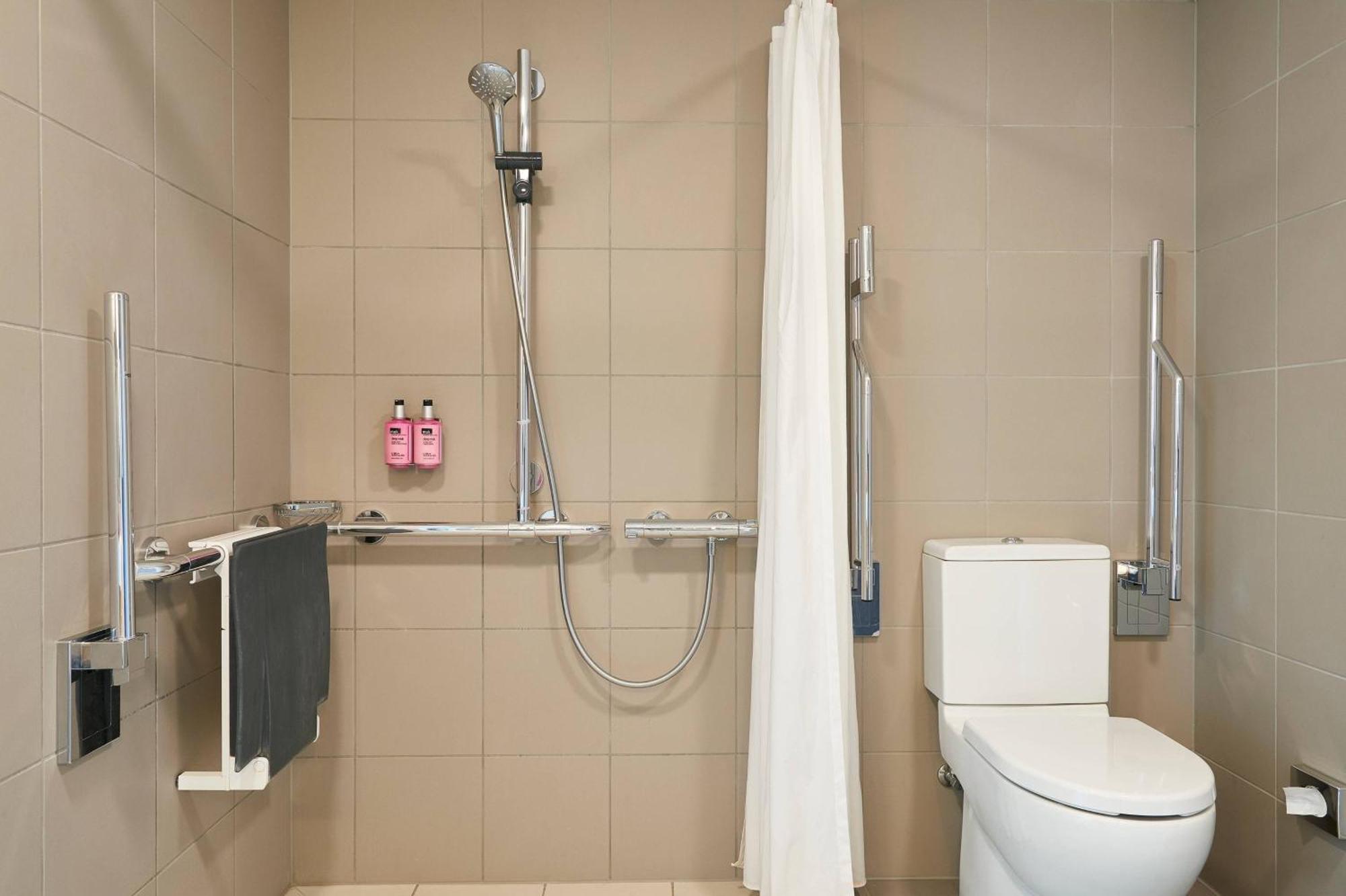 Moxy Edinburgh Airport Otel Ingliston Dış mekan fotoğraf