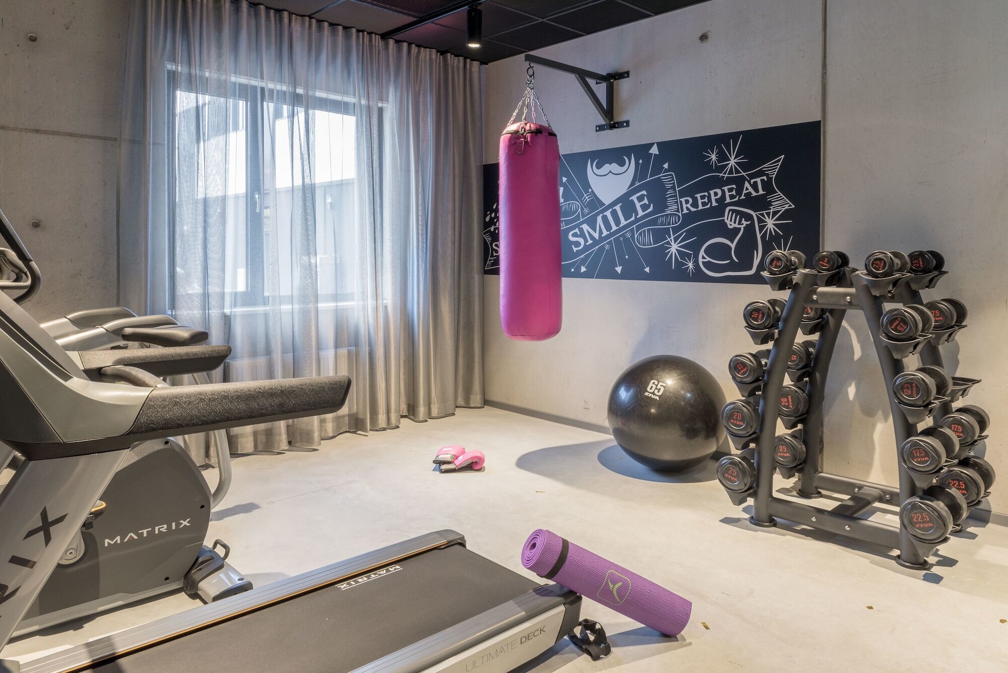 Moxy Edinburgh Airport Otel Ingliston Dış mekan fotoğraf